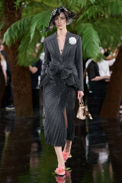Look 7